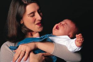 چگونه عکس خندیدن نوزاد را ثبت کنیم؟