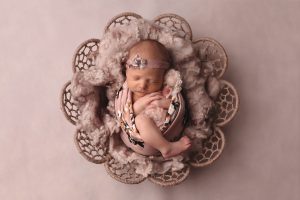 رعایت نکات ایمنی هنگام عکاسی از نوزاد تازه متولد شده